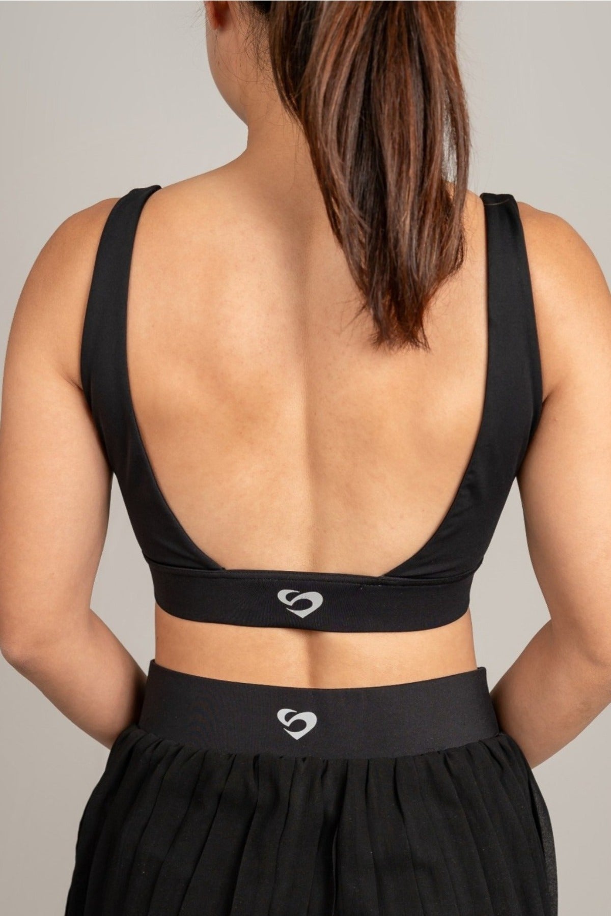 Luxe U-Back Sports Bra Black – Comfortable & Stylish - SandActive