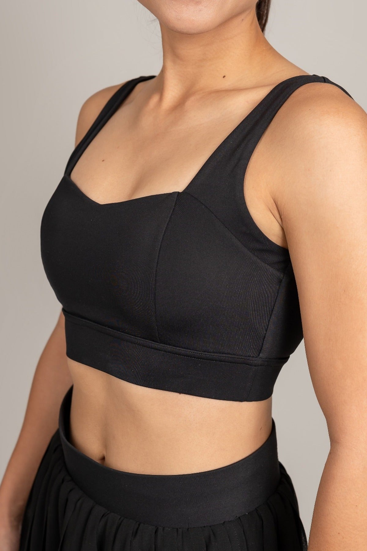 Luxe U-Back Sports Bra Black – Comfortable & Stylish - SandActive